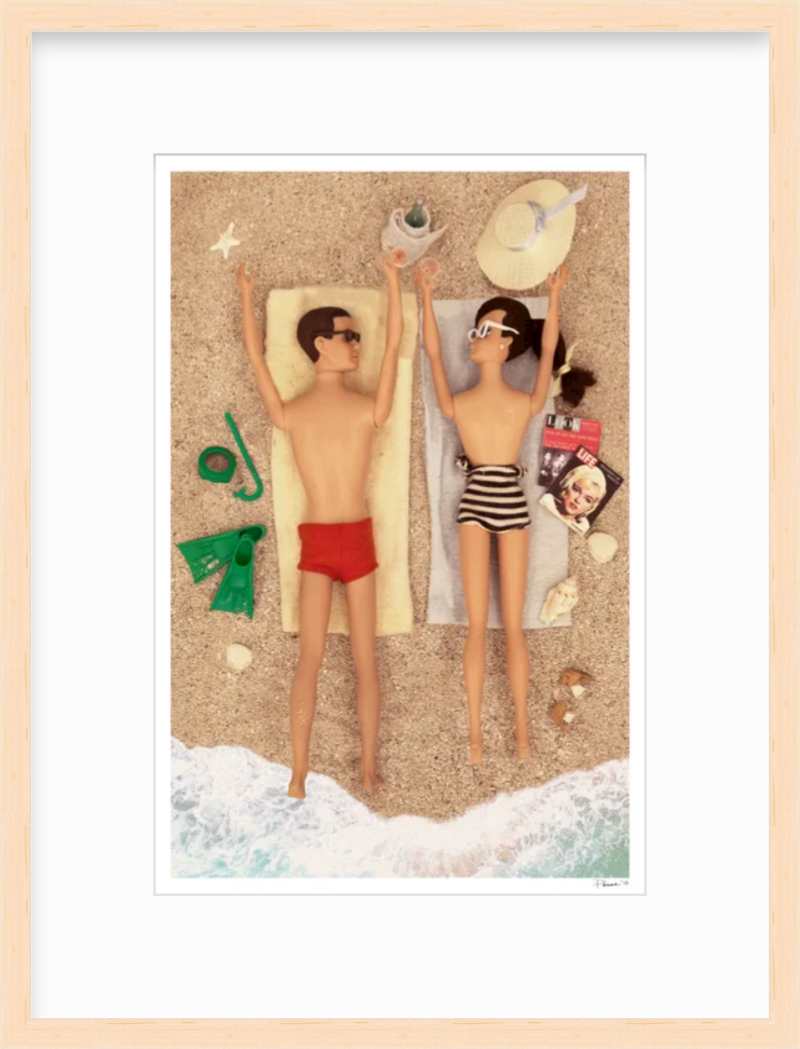 Beach Couple (Brunettes)