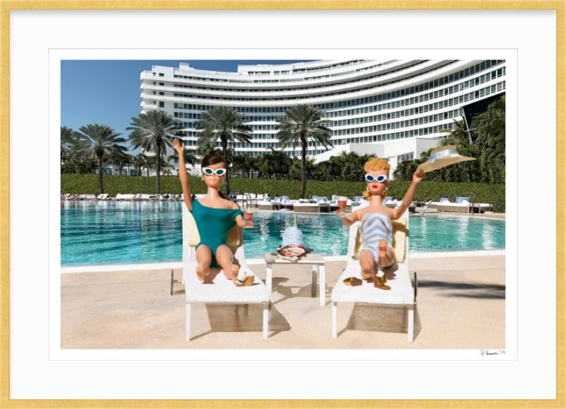 Lounge Girls at The Fontainebleau