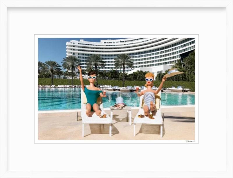 Lounge Girls at The Fontainebleau