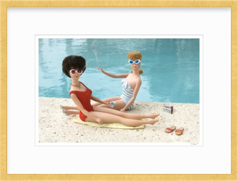 Smokin' Girls by the Pool
