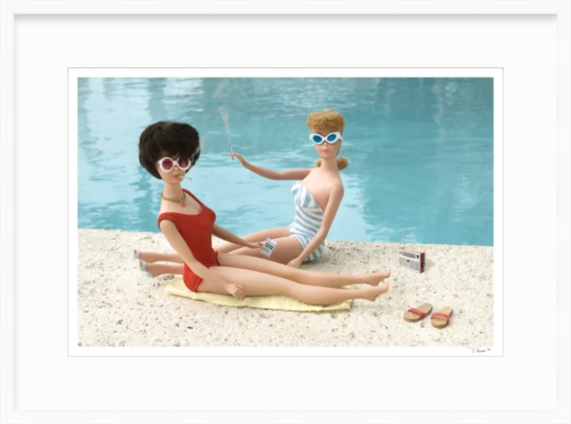 Smokin' Girls by the Pool