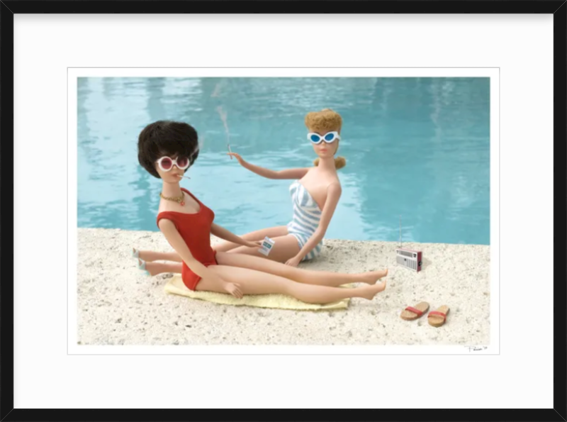Smokin' Girls by the Pool