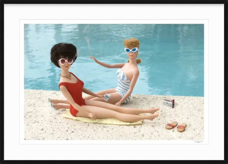 Smokin' Girls by the Pool